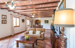 TV, DVD player, ping pong - Nice home in Can Picafort with private swimming pool, can be inside or outside (Can Picafort)
