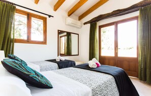 Spa - Beautiful home in Pollenca with private swimming pool, can be inside or outside (Pollenca)