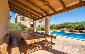 Outdoor dining - Nice home in Portocolom with private swimming pool, can be inside or outside (Portocolom)