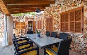 Outdoor dining - Lovely home in Campos with private swimming pool, can be inside or outside (Campos)