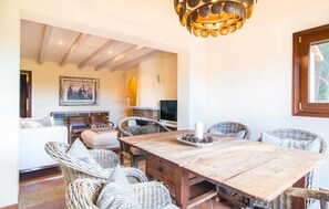 Dining - Gorgeous home in Cala Ratjada (Cala Ratjada)