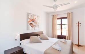 4 Schlafzimmer, Zimmersafe, Bügeleisen/Bügelbrett, Reisekinderbett
