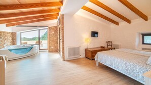 Room - Amazing home in Canyamel with private swimming pool, can be inside or outside (Canyamel)