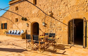 Outdoor dining - Cozy home in Ses Covetes with private swimming pool, can be inside or outside (Ses Covetes)