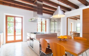 Coffee/tea maker, fridge, microwave, oven - Beautiful home in Arta with private swimming pool, can be inside or outside (Arta)