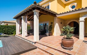 Terrace/patio - Nice home in Alcudia with private swimming pool, can be inside or outside (Alcudia)