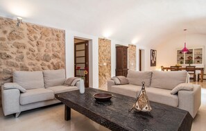 TV, fireplace, DVD player - Cozy home in Sant Llorenc with private swimming pool, can be inside or outside (Sant Llorenc)