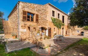 Outdoor dining - Cozy home in Sant Llorenc with private swimming pool, can be inside or outside (Sant Llorenc)