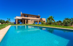 Pool - Beach front home in Porto Cristo (Porto Cristo)
