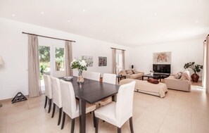 Dining - Beautiful home in Campos with private swimming pool, can be inside or outside (Campos)