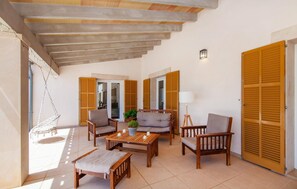Terrace/patio - Beautiful home in Campos with private swimming pool, can be inside or outside (Campos)