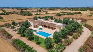 Unclassified image, 3 of 50, button - Beautiful home in Campos with private swimming pool, can be inside or outside (Campos)
