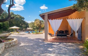 Outdoor dining - Amazing home in Arta with private swimming pool, can be inside or outside (Arta)