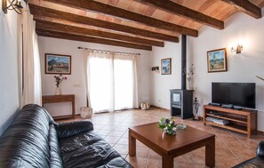 TV - Luxurious home in Porreres with private swimming pool, can be inside or outside (Porreres)