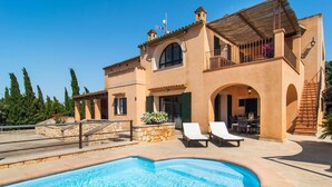 Pool - Nice home in Manacor with private swimming pool, can be inside or outside (Manacor)