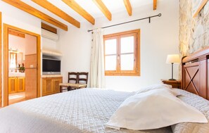 Iron/ironing board, travel cot, free WiFi - Luxurious home in Son Servera (Son Servera)