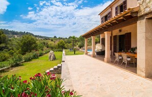 Outdoor dining - Pet friendly home in Son Macia (Son Macia)