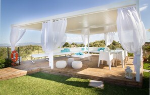 Outdoor dining - Amazing home in Palma with private swimming pool, can be inside or outside (Palma)