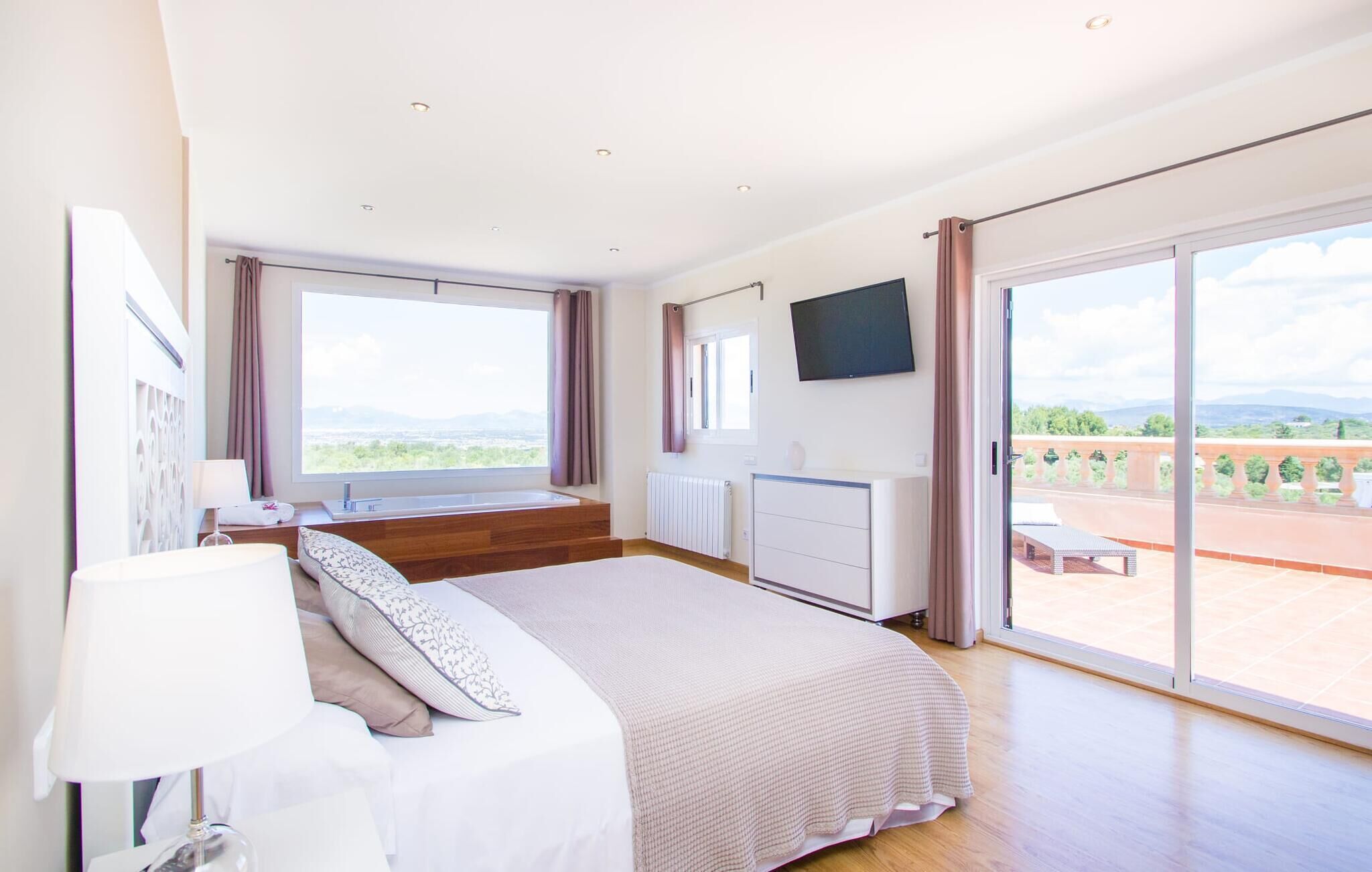 6 Schlafzimmer, Bügeleisen/Bügelbrett, Reisekinderbett, kostenloses WLAN