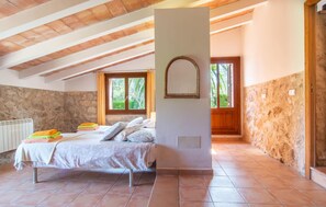 4 bedrooms, in-room safe, iron/ironing board, travel cot - Awesome home in Arta with private swimming pool, can be inside or outside (Arta)