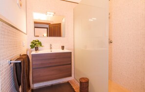 Shower, hair dryer - Cozy home in Canyamel with private swimming pool, can be inside or outside (Canyamel)