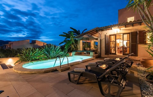 Awesome home in Capdepera with private swimming pool, can be inside or outside