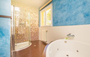 Shower, hair dryer - Stunning home in Palma with private swimming pool, can be inside or outside (Palma)