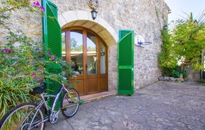 Exterior detail - Beautiful home in Valldemossa (Valldemossa)