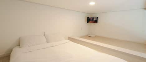 Basic Room, 2 Bedrooms (Kid Room B (Kids' room, Spa, BBQ))