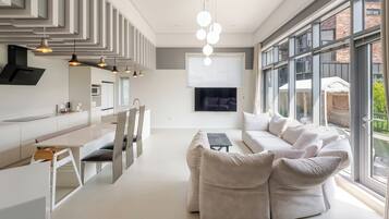 Quarto básico, 2 quartos (Kid Room B (Kids' room, Spa, BBQ)) | Fachada