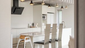 Phòng cơ bản, 2 phòng ngủ (Kid Room B (Kids' room, Spa, BBQ)) | 2 phòng ngủ, truy cập Internet không dây miễn phí 