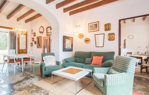 TV - Lovely home in Son Macia with private swimming pool, can be inside or outside (Son Macia)