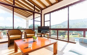 Smart TV - Nice home in Son Servera with private swimming pool, can be inside or outside (Son Servera)