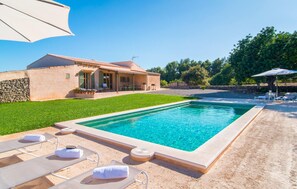 Pool - Beautiful home in Son Servera (Son Servera)