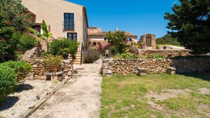 Unclassified image, 5 of 50, button - Amazing home in Capdepera with private swimming pool, can be inside or outside (Capdepera)
