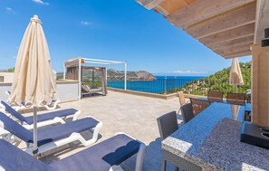 Outdoor dining - Beach front home in Canyamel (Canyamel)