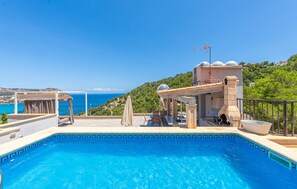 Pool - Beach front home in Canyamel (Canyamel)