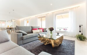 TV - Amazing home in Porto Cristo (Porto Cristo)