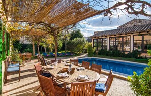 Outdoor dining - Nice home in Petra with private swimming pool, can be inside or outside (Petra)