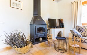 TV - Lovely home in Son Servera with private swimming pool, can be inside or outside (Son Servera)