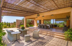 Outdoor dining - Beautiful home in Campos with private swimming pool, can be inside or outside (Campos)