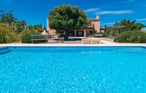 Pool - Luxurious home in Portocolom (Portocolom)