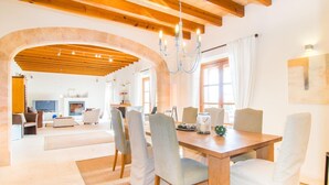 Dining - Luxurious home in Portocolom (Portocolom)