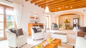 Living area - Luxurious home in Portocolom (Portocolom)