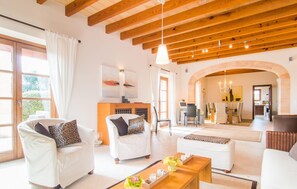 TV, ping pong - Luxurious home in Portocolom (Portocolom)