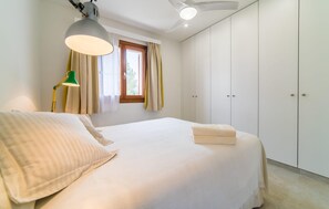 3 bedrooms, iron/ironing board, travel cot, free WiFi - 3 bedroom cozy home in Alcudia (Alcudia)