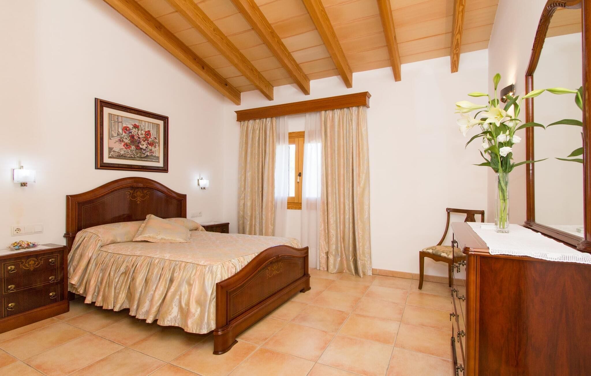 3 slaapkamers, een strijkplank/strijkijzer, reisbedje, gratis wifi