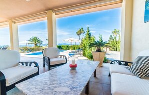 Terrace/patio - Cozy home in Llucmajor with private swimming pool, can be inside or outside (Llucmajor)