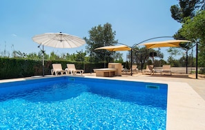 Pool - Nice home in Binissalem with private swimming pool, can be inside or outside (Binissalem)