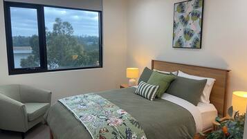 2 quartos, ferros/tábuas de passar roupa, Wi-Fi, roupa de cama